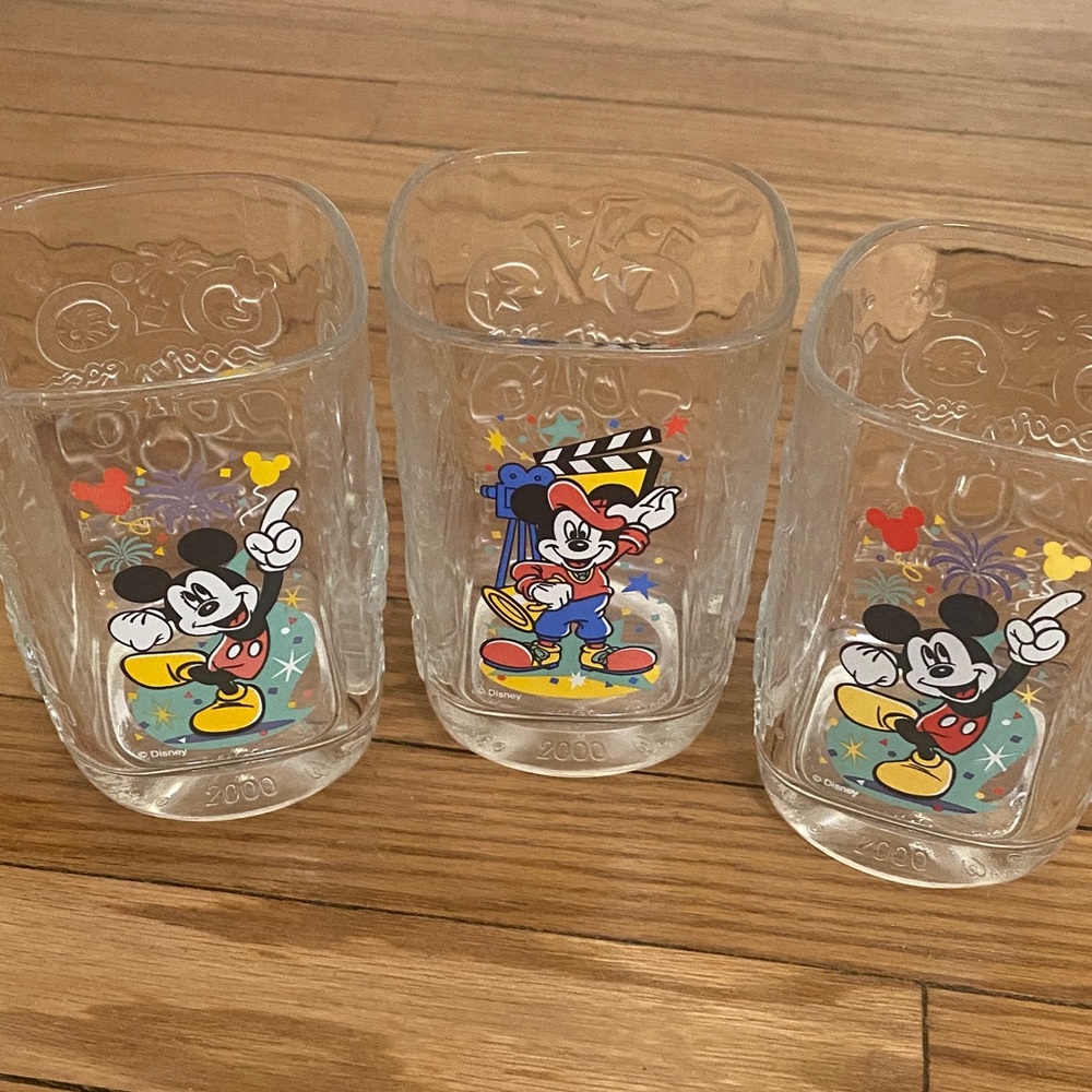 Vintage 2000 Disney Mickey Mouse Glass Set